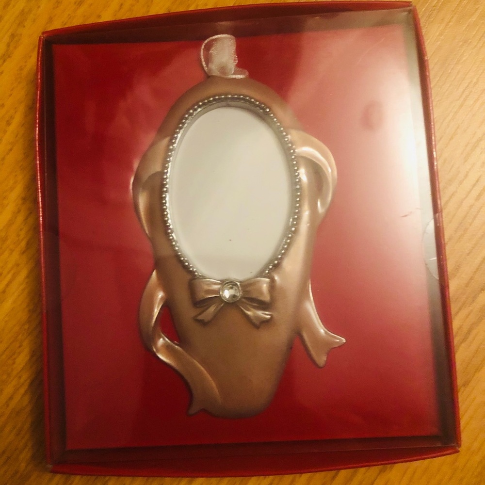 💙 SALE 4/$20 Beautiful ballerina picture frame ornament
